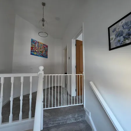 Ample Town House In Workington, West Lakes, District بيت للعطل *