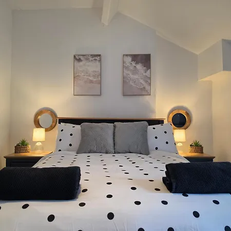 Ample Town House In Workington, West Lakes, District بيت للعطل